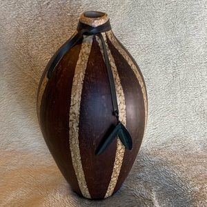 Beautiful decorative pot brown and tan print.